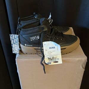 Vans half cab Gore-Tex men’s size 7 women’s size 8 1/2 shoes